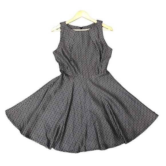 BB Dakota Black and Silver Shimmer Dress leaf pattern print - Picture 4 of 11